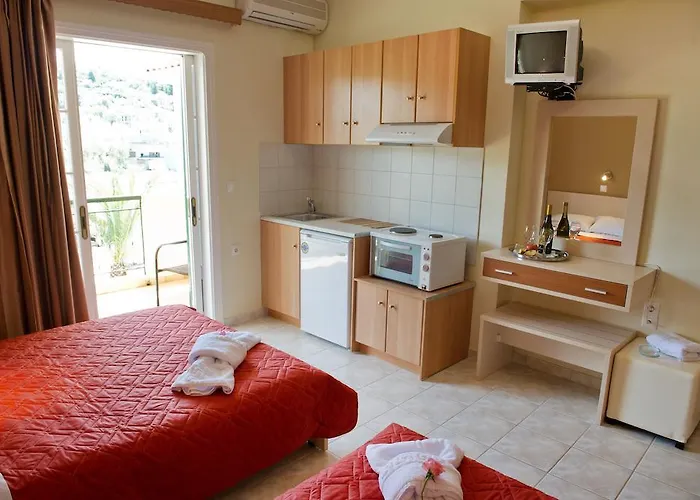 Melisti Aparthotel 3*